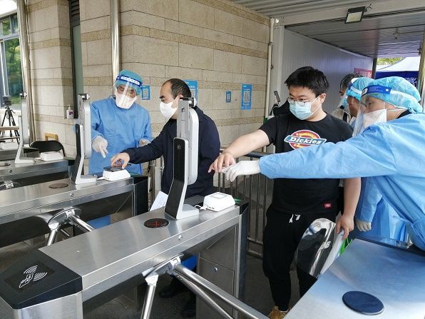 �Ϻ���ͬ���t(y��)Ժ����4�µ�ȫ��֏�(f��)�\����������V�W(w��ng)�l(f��) ���L�߹��D��