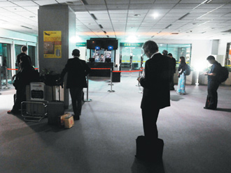 �ڶ����B�L�ȼ���C��һƬ�����ֻ���o�����ڵ��������ṩ������Դ���DƬ��Դ���_����(li��n)�ψ�