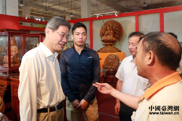 ��־܊���^�������﹤ˇ���g(sh��)�ǣ��c�̼��H�н�Մ��