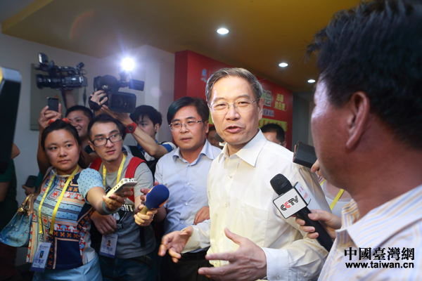 �ɰ���ɫ�R���F(xi��n)��