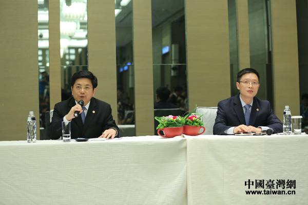 ���_(t��i)�k�ڵڶ��Ρ�������(hu��)�����e��ӛ�߰l(f��)����(hu��)���D����_(t��i)�k���l(f��)�����R�Թ⣨���ڰl(f��)����(hu��)�F(xi��n)��(ch��ng)