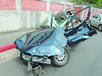 ����Ů�ӂ��ؼ��Ȳ��������{��BMW�I܇��(y��n)���ܓp��