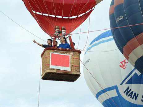 �±����L(zh��ng)��������˟����һ�w�_����Ц�f���X�ܰ�