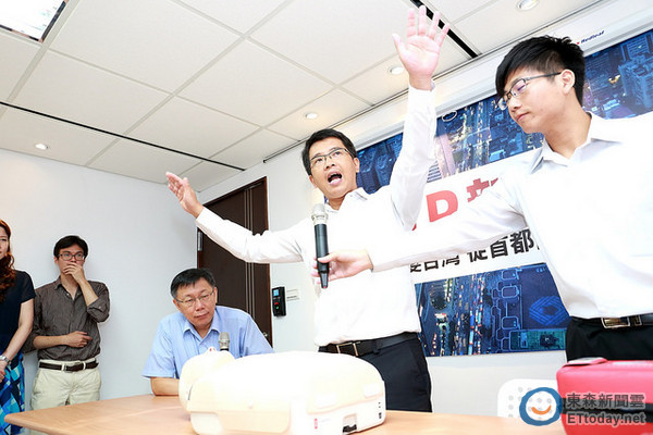 �������Ƴ����������������O(sh��)�Ԅ�(d��ng)�w��늓���AED