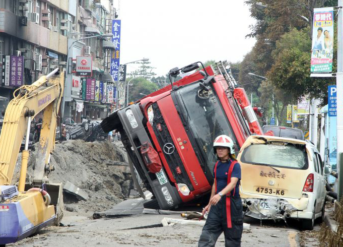 �����аl(f��)���v������ⱬ���P��·��������l�R·ը��