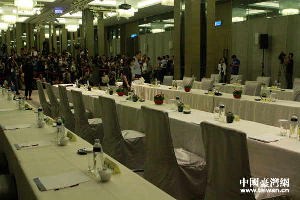 臺灣民調(diào):6成5上班族認為工時過長 大眾傳播也居首 臺灣民調(diào):6成5上班族認為工時過長 大眾傳播也居首