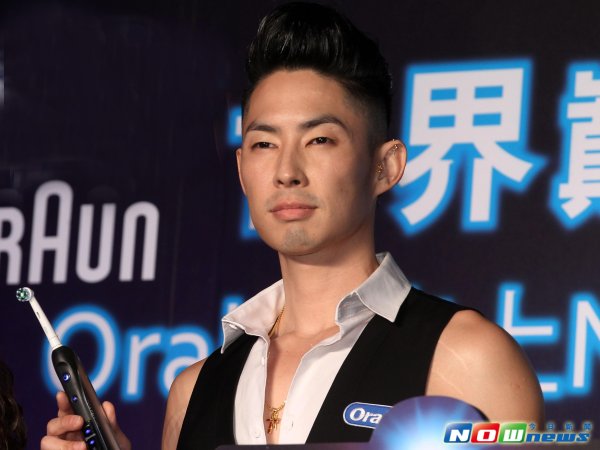 吳建豪聞“房東”泛淚哽咽“他們是我朋友”(臺(tái)媒圖) 吳建豪聞“房東”泛淚哽咽“他們是我朋友”(臺(tái)媒圖)