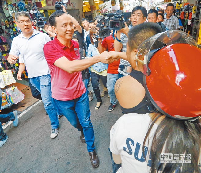 “勝立連線”出擊引關(guān)注 朱立倫主導(dǎo)發(fā)言拉抬連勝文 “勝立連線”出擊引關(guān)注 朱立倫主導(dǎo)發(fā)言拉抬連勝文