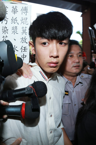 柯震東赴臺北地檢署到案說明 面對媒體不發(fā)一語 柯震東赴臺北地檢署到案說明 面對媒體不發(fā)一語