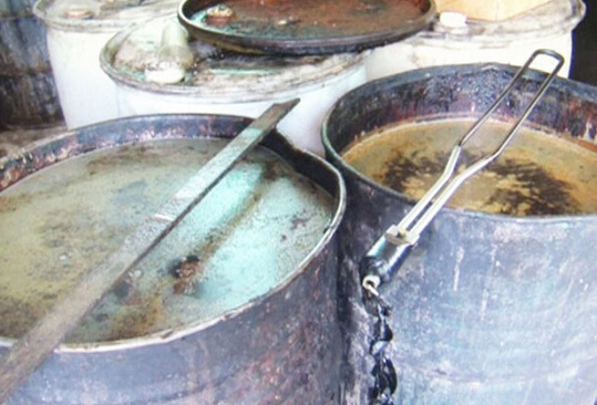 臺(tái)灣查出約200噸地溝油流入市面吃下肚 臺(tái)灣查出約200噸地溝油流入市面吃下肚