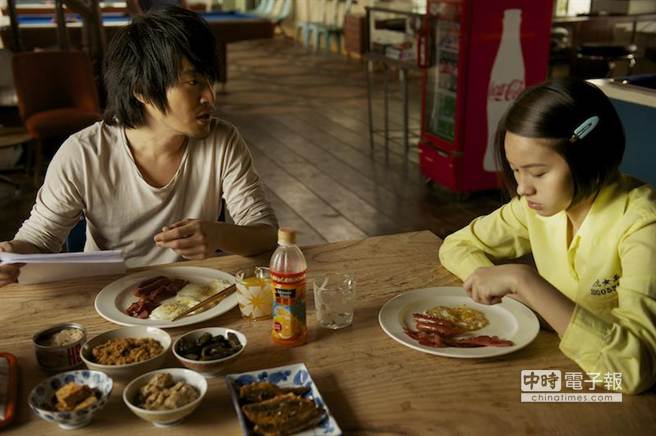 五月天怪獸蓄胡挖鼻孔 網(wǎng)友大贊 五月天怪獸蓄胡挖鼻孔 網(wǎng)友大贊