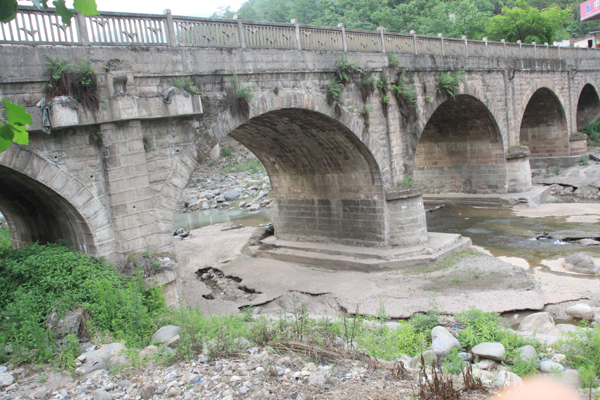 ������·�ϵ��嶴�򡣣��Ї��_���W(w��ng) ������ �z��