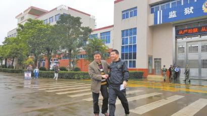 2��1�����磬ꐝM�����߳��O(ji��n)�z���T��������R�_��ȥ��ס�����֡�