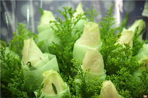 情人節(jié) 合肥鮮花市場(chǎng)一片紅火(組圖)