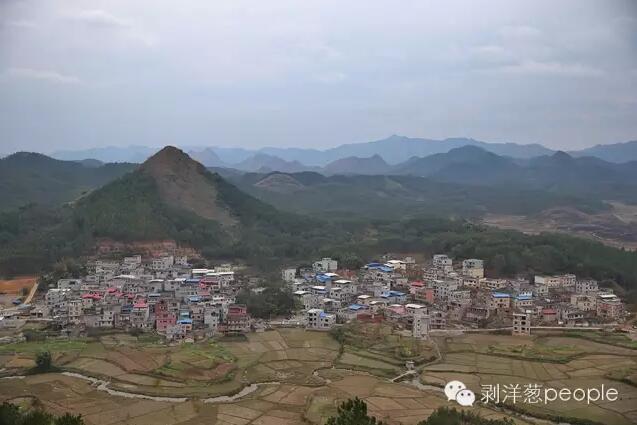 廣西16歲“娃娃夫妻”:我們還沒有養(yǎng)家的能力 廣西16歲“娃娃夫妻”:我們還沒有養(yǎng)家的能力