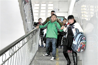 16�q��Ů�a(ch��n)�Ӻ󌢺��ӏĶ����������仼�X�c���D��