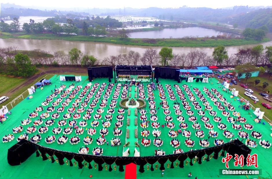 �ɶ����˽Y(ji��)��[200���Ή�����Ո�H��