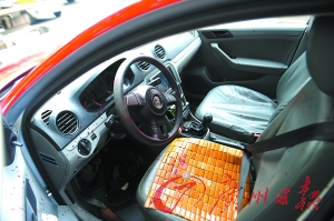 女乘客砍的哥致連環(huán)車禍 兇手或有精神病史 女乘客砍的哥致連環(huán)車禍 兇手或有精神病史