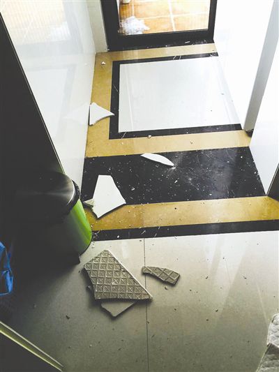 ��Ůʿָ�J�����g��(n��i)��ˮ���������©ˮ