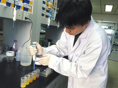 ����ˆT���ڌ�5�N��֭��Ʒ��ȡ���x�Ĺ��С�