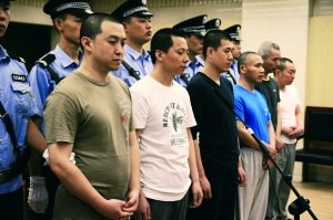 6名嫌犯買賣野生動(dòng)物制品受審 快遞500公斤象牙 6名嫌犯買賣野生動(dòng)物制品受審 快遞500公斤象牙