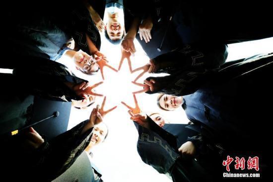 人社部:目前高校畢業(yè)生簽約率與去年持平 人社部:目前高校畢業(yè)生簽約率與去年持平