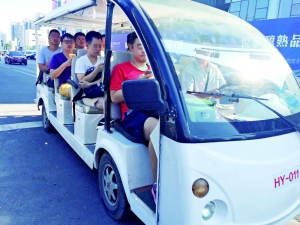 ӛ���ڵ��Fվ�⿴����������ƿ܇�������һ߅�������M���R���_����