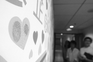 ����������ָ�y�����D�ϵ�ָ�y��Ժ�L�͵�һλ��ס���������µģ���ʾ������һ��������ÿλ����ס�����˶������@����ָ�y��