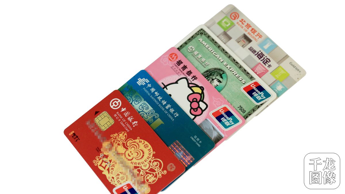 北京"京劇臉"地鐵亮相 比現(xiàn)用列車多載千人 北京"京劇臉"地鐵亮相 比現(xiàn)用列車多載千人