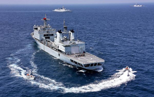 中俄海軍聯(lián)合軍演。 @香港文匯報(bào) 圖