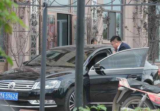 �̺������L(zh��ng)�{�ļ���܇��ͣ�ڿh�ͱ����Tǰ