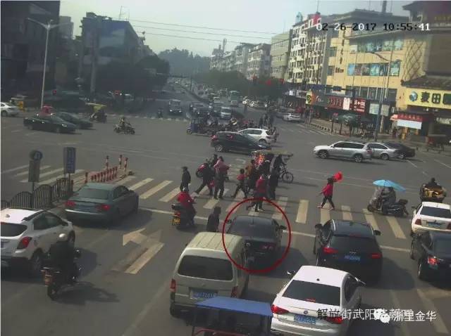 �ӵ��Ԓ�������������s��·�ڣ��l(f��)�F(xi��n)܇�v�ѽ�(j��ng)�_(k��i)������(li��n)ϵ�����˽���r�����Ǖr(sh��)�����v܇ͣ��ǰ���(d��ng)������(d��ng)������ȥ��(w��n)��һ���f(shu��)�����ڵ������Ҿʹ���8890��������ô��ͣ��·��������������Щ�⑍��