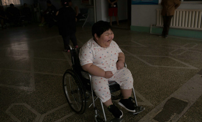 ��3�ǵ�1������40�༉�_�A�����팦�κ��ˁ��v�����p�ɵ��¡����������h�ӏ����һ�ҁ��f���@���������¡������7�q��Ů��С���ǂ������������H�H7�q������75�����أ�����̫������һ��Ҳ��������ȫ�������һ���_�Aһ���_�A���±���ÿ���ɂ��_�A��С�ƾͽ��ۣ���횵�����ЪЪ��Ū�ď�����M�^����С�Ʋ�Ը��վ��������������