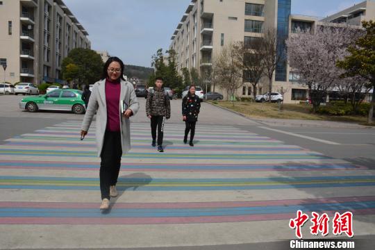 �Ї��V��F(xi��n)��ɫ��(chu��ng)����R��񿾮�wͿ�f�����ȇ}��