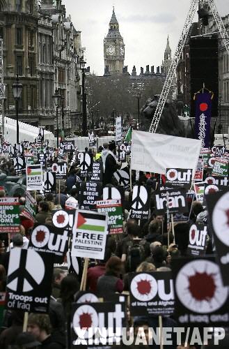 3��15�գ���Ӣ���׶�����������(zh��n)���h�߳��h����B���M���������ˑ�(zh��n)�����l(f��)5����o���ռ�������֮�H��Ӣ����15���e�д�Ҏ(gu��)ģ����(zh��n)���У�Ҫ��Ӣ�������������˺Ͱ�������܊�� ���A��/����