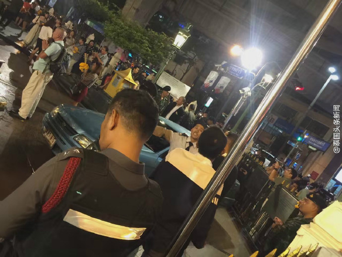 泰國一轎車闖入四面佛景點(diǎn) 有中國游客受傷 泰國一轎車闖入四面佛景點(diǎn) 有中國游客受傷