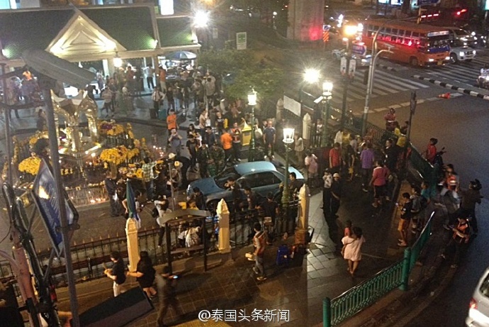 泰國一轎車闖入四面佛景點(diǎn) 有中國游客受傷 泰國一轎車闖入四面佛景點(diǎn) 有中國游客受傷