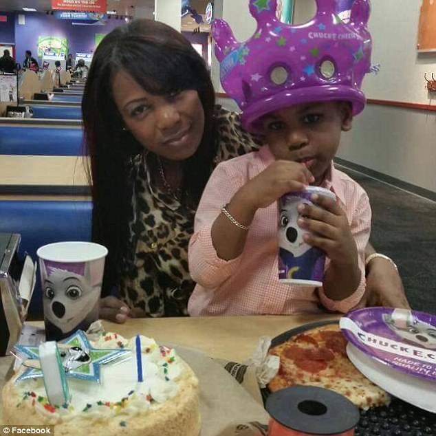 美國廉價(jià)航空鬧烏龍 把兩名5歲男孩弄混送錯地 美國廉價(jià)航空鬧烏龍 把兩名5歲男孩弄混送錯地