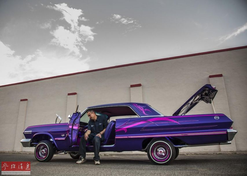 汽車也跳舞:美國(guó)街頭的"趴地跳跳車" 汽車也跳舞:美國(guó)街頭的"趴地跳跳車"