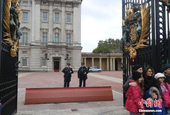 �Y�ψD��Ӣ�����ذ׽�h�m�� <a target='_blank' ><p  align=