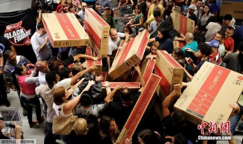 11��25�գ��������M(f��i)��ӭ������ɫ�����塱�ۿ������񱊃A������(d��ng)�������u�����xُ�Լ���ˮ��؛�����ڱ�����Ʒ���������ҕ�H����A���׺���ÿ��(g��)�u�����ܿ����ѱ����ҕ�����M(f��i)�����D�����ʥ���_��һ���̈����������ҕ�ɞ���T��Ʒ��