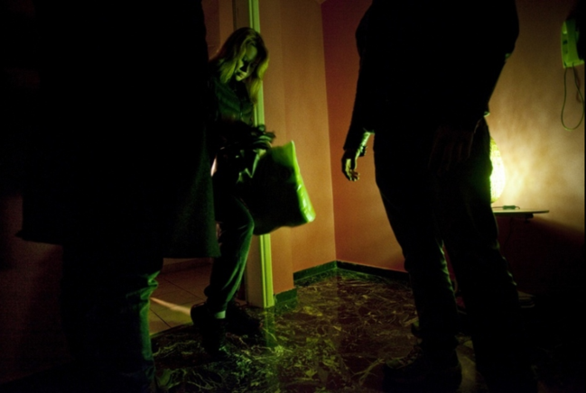 һ��Ů�����ڽo���쿴���ĺϷ��C����ϣ�D���Թ���ֻ��(du��)�ڵõ������S�ɵļ�Ժ��(l��i)�f(shu��)�ǺϷ�����