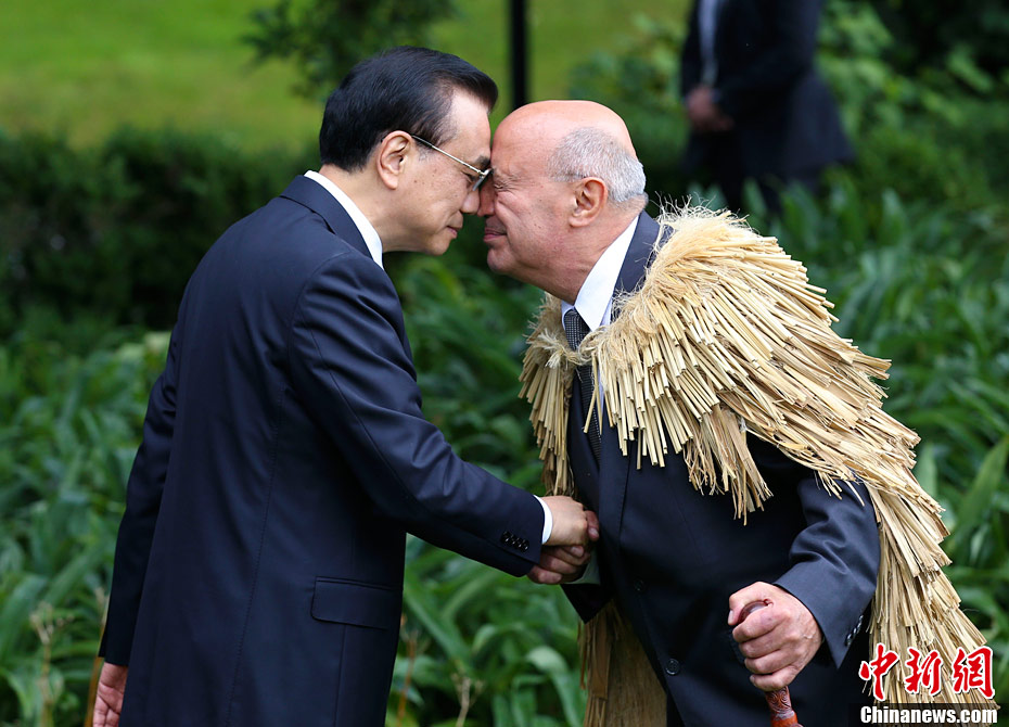 �����m����Ӣ����ϣ�e��¡�؃xʽ�gӭ��ˏ�(qi��ng)