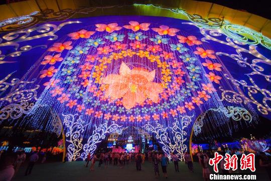 �׌Ãɰ���ɽ�������(hu��)�����ʬF(xi��n)���ɰ�һ���H��