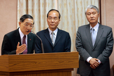 大陸設(shè)防空識別區(qū)臺稱堅(jiān)決捍衛(wèi)釣魚島“主權(quán)”