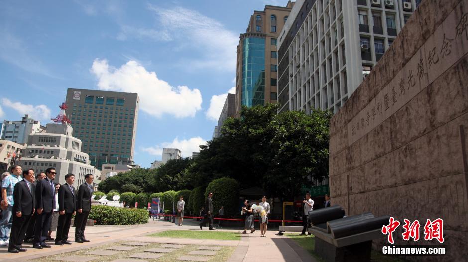 7��7�����_����(d��ng)���I(l��ng)��(d��o)���RӢ�����_����ϯ������(zh��n)�������_�����(f��)�o(j��)����չ���_Ļʽ��