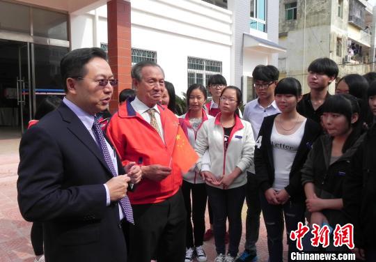 臺胞祖孫三代赴閩捐資興學閩臺兩中學締結(jié)姐妹校 臺胞祖孫三代赴閩捐資興學閩臺兩中學締結(jié)姐妹校