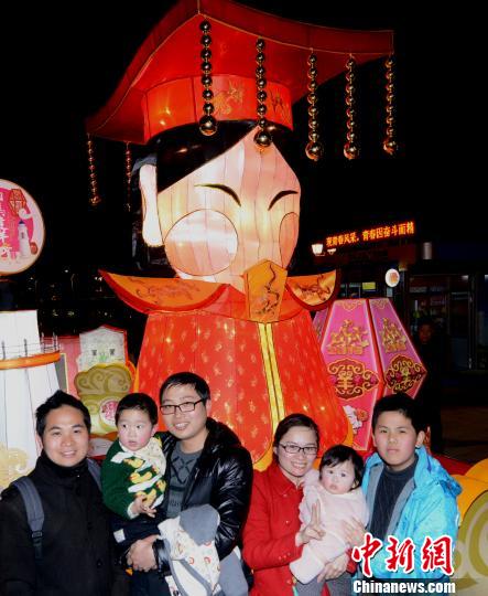 �R�滨���c(di��n)�������Rͬ���[Ԫ��������(hu��)