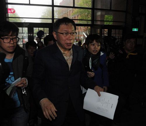 柯文哲稱“進(jìn)口外籍新娘”再度失言遭抗議 柯文哲稱“進(jìn)口外籍新娘”再度失言遭抗議