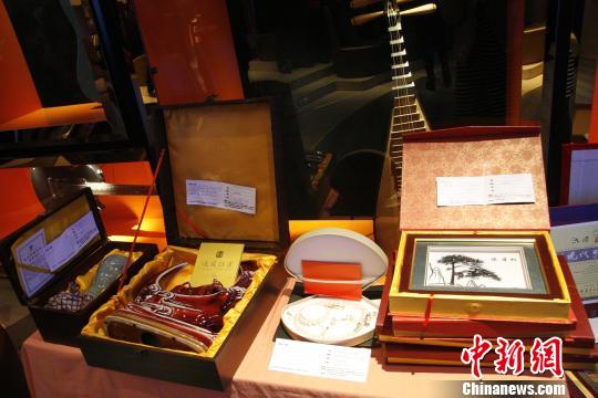 杭州臺商婦聯(lián)愛心義賣呼吁關(guān)注“來自星星的孩子”